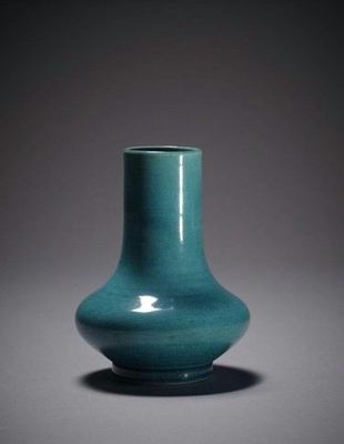 清康熙孔雀藍(lán)釉瓷器的藝術(shù)魅力與歷史價(jià)值